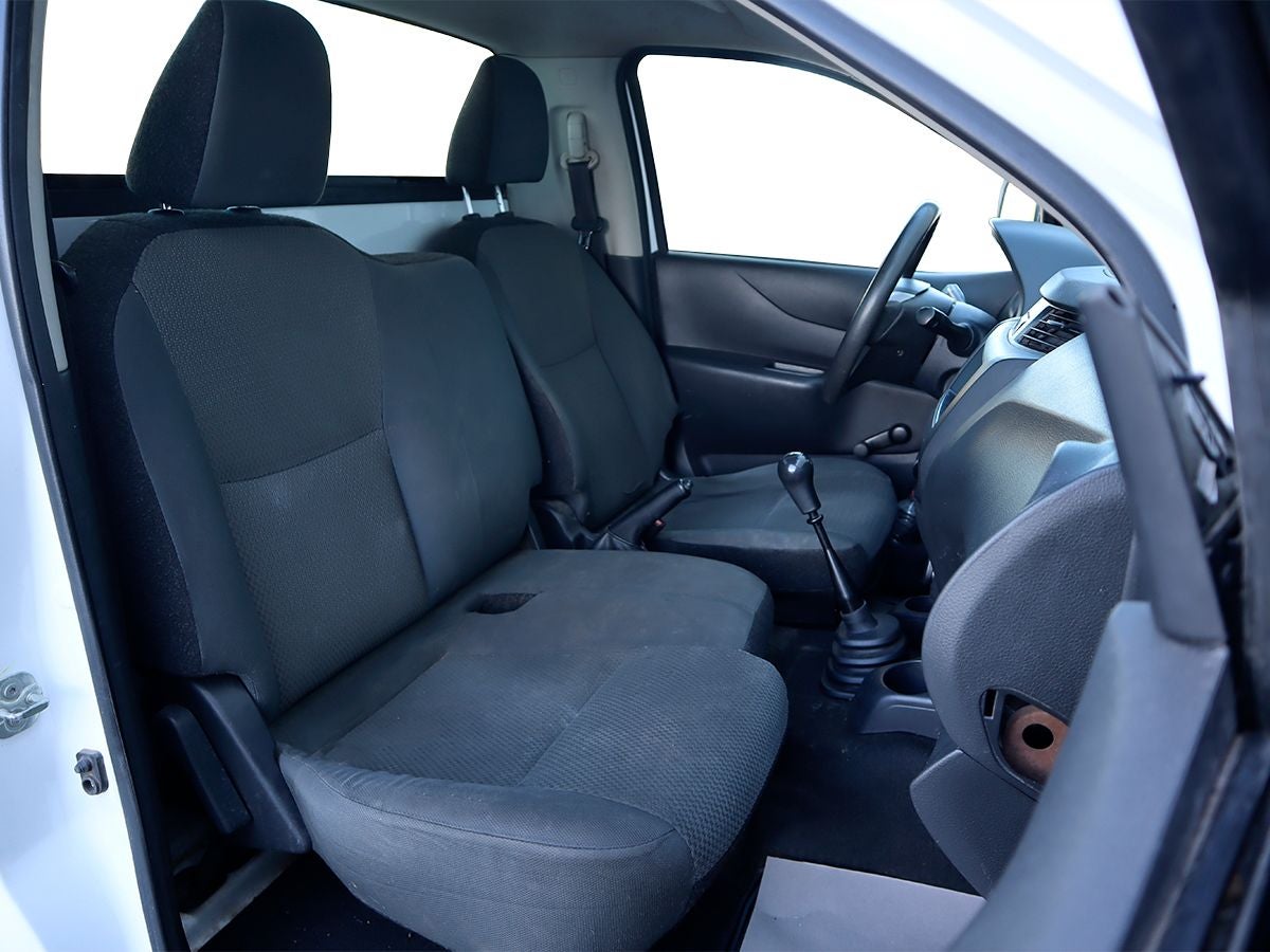 2020 Nissan NP300 2.5 Pick-up Dh Mt