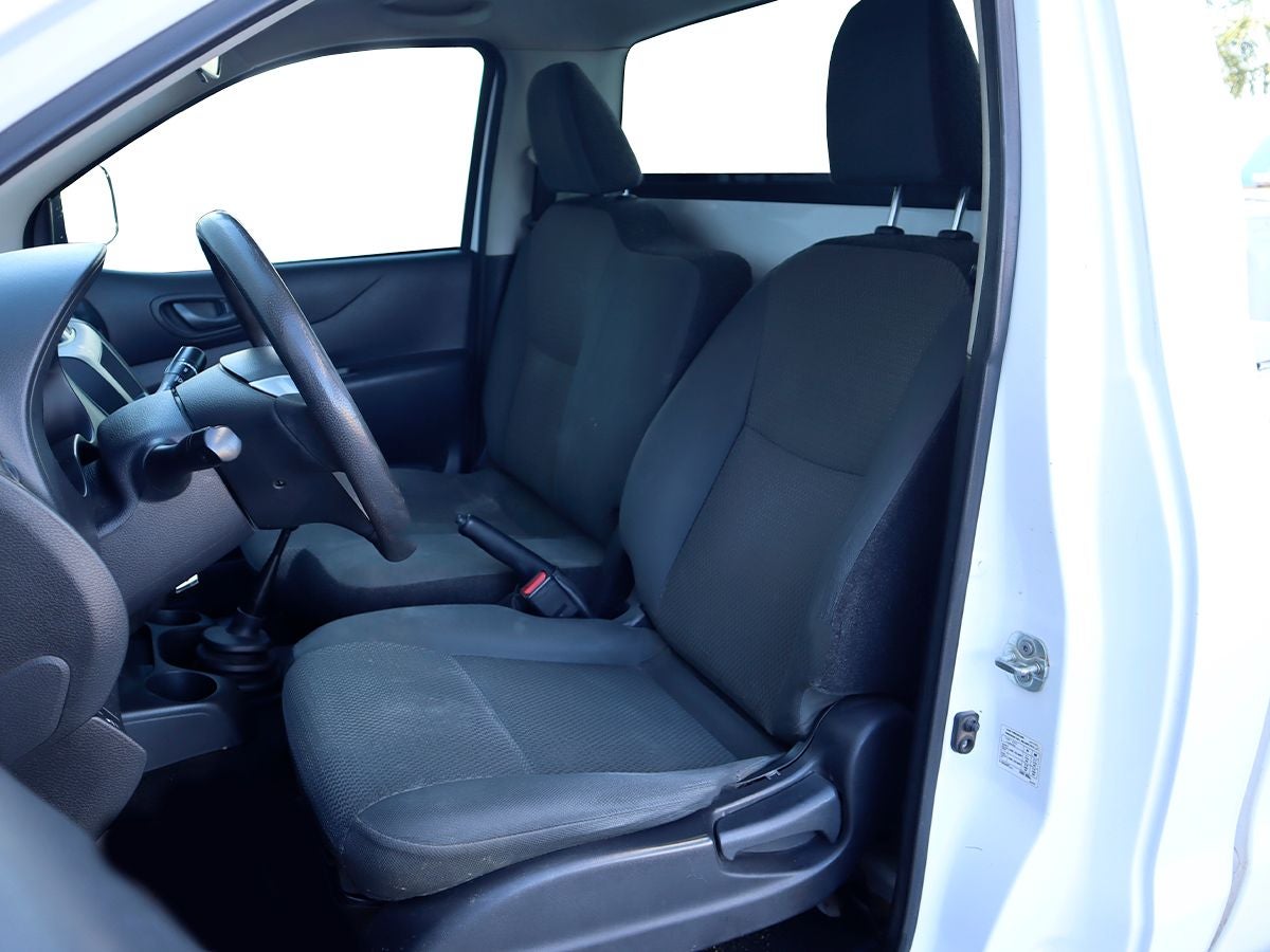 2020 Nissan NP300 2.5 Pick-up Dh Mt