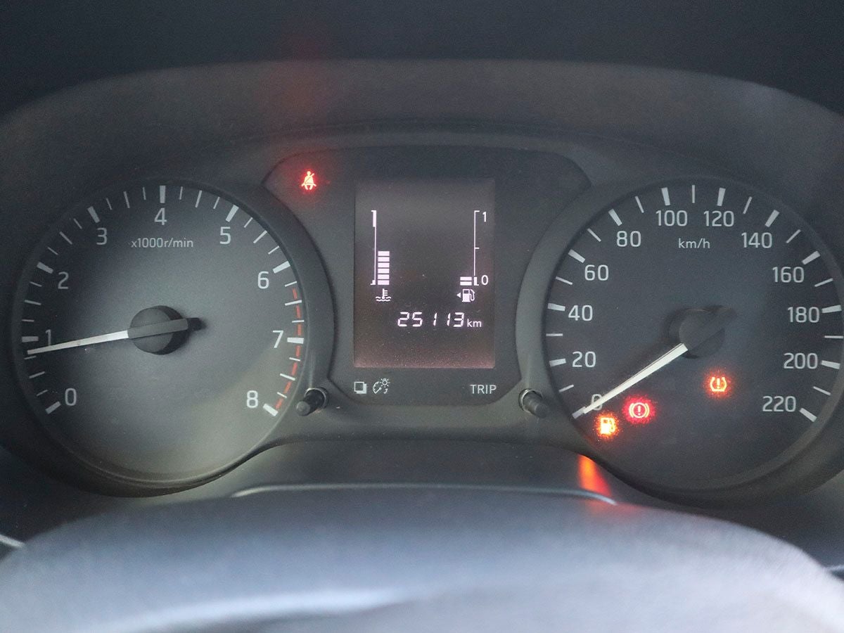 2024 Nissan NP300 2.5 Pick Up AC Mt