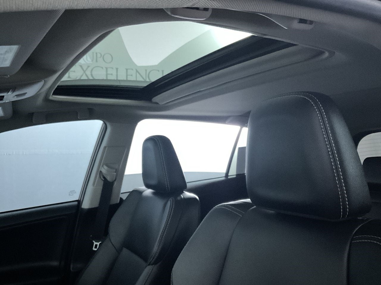 2018 Toyota RAV4 5 PTS LIMITED L4 TA PIEL QC F NIEBLA RA-17 4X4