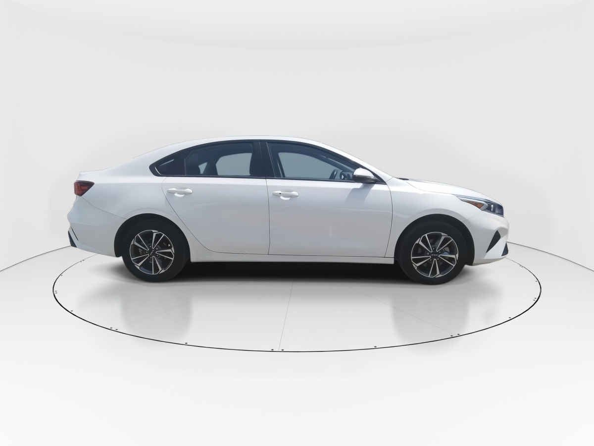 2023 Kia FORTE SEDAN 4p LX L4/2.0 Man