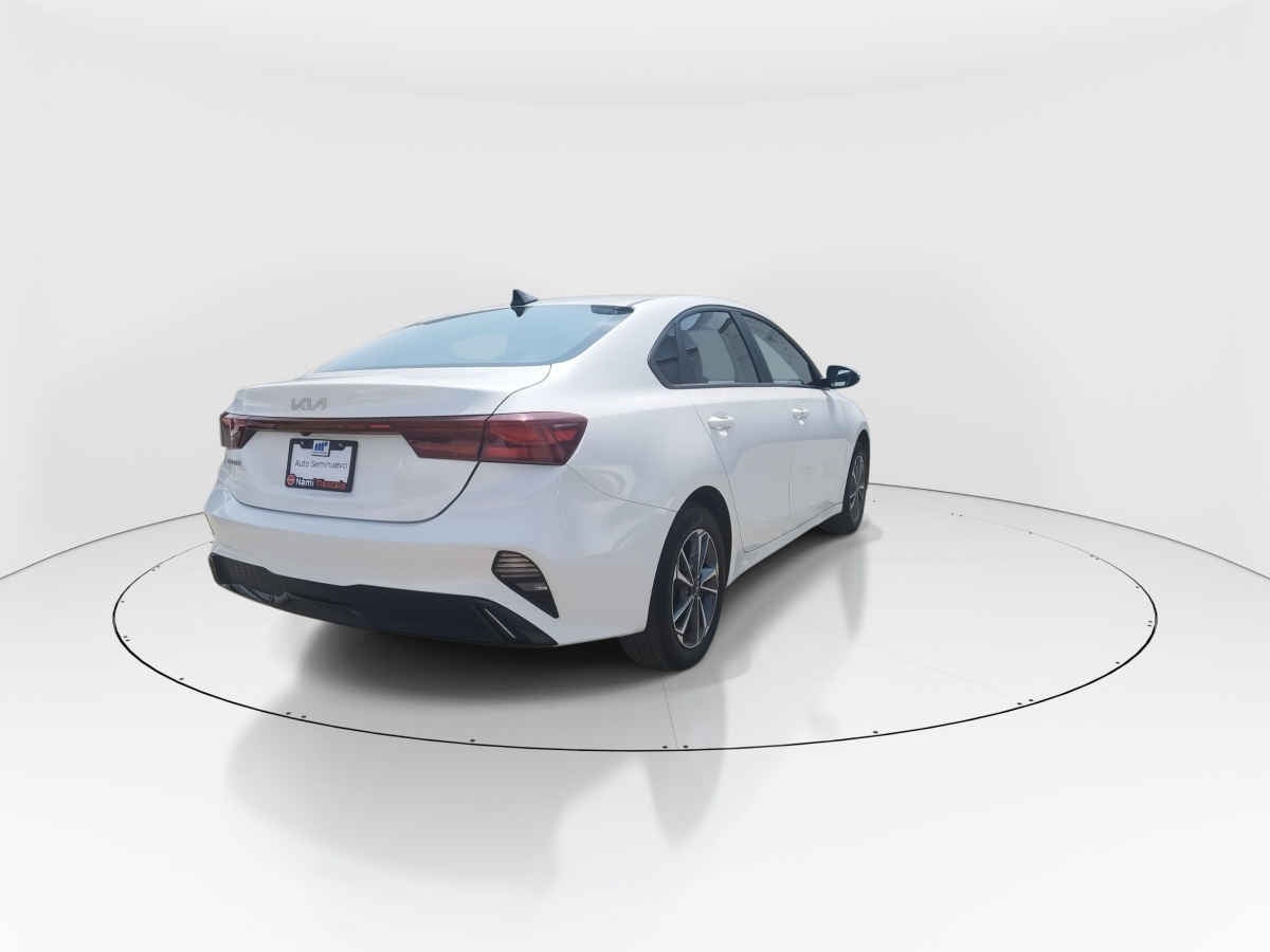 2023 Kia FORTE SEDAN 4p LX L4/2.0 Man