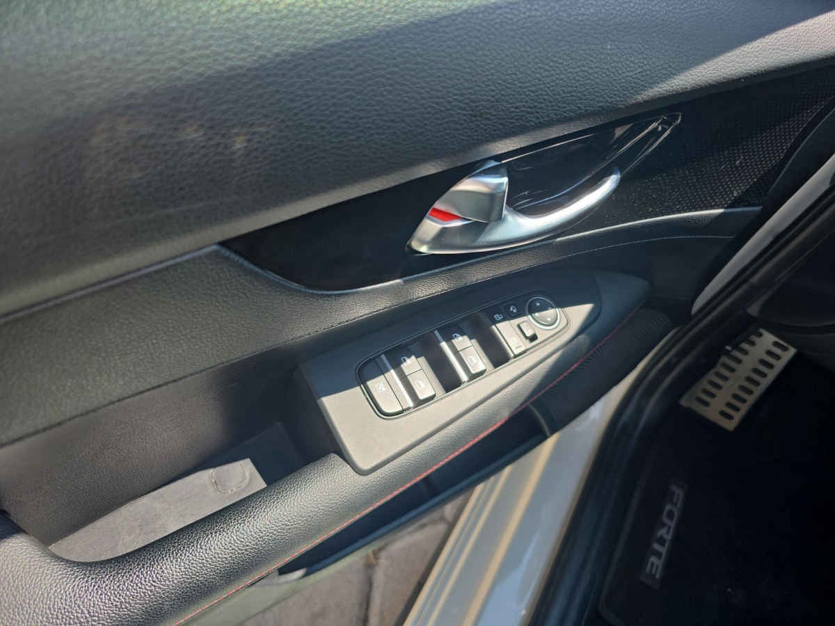 2023 Kia FORTE SEDAN 4p GT L4/1.6/T Aut