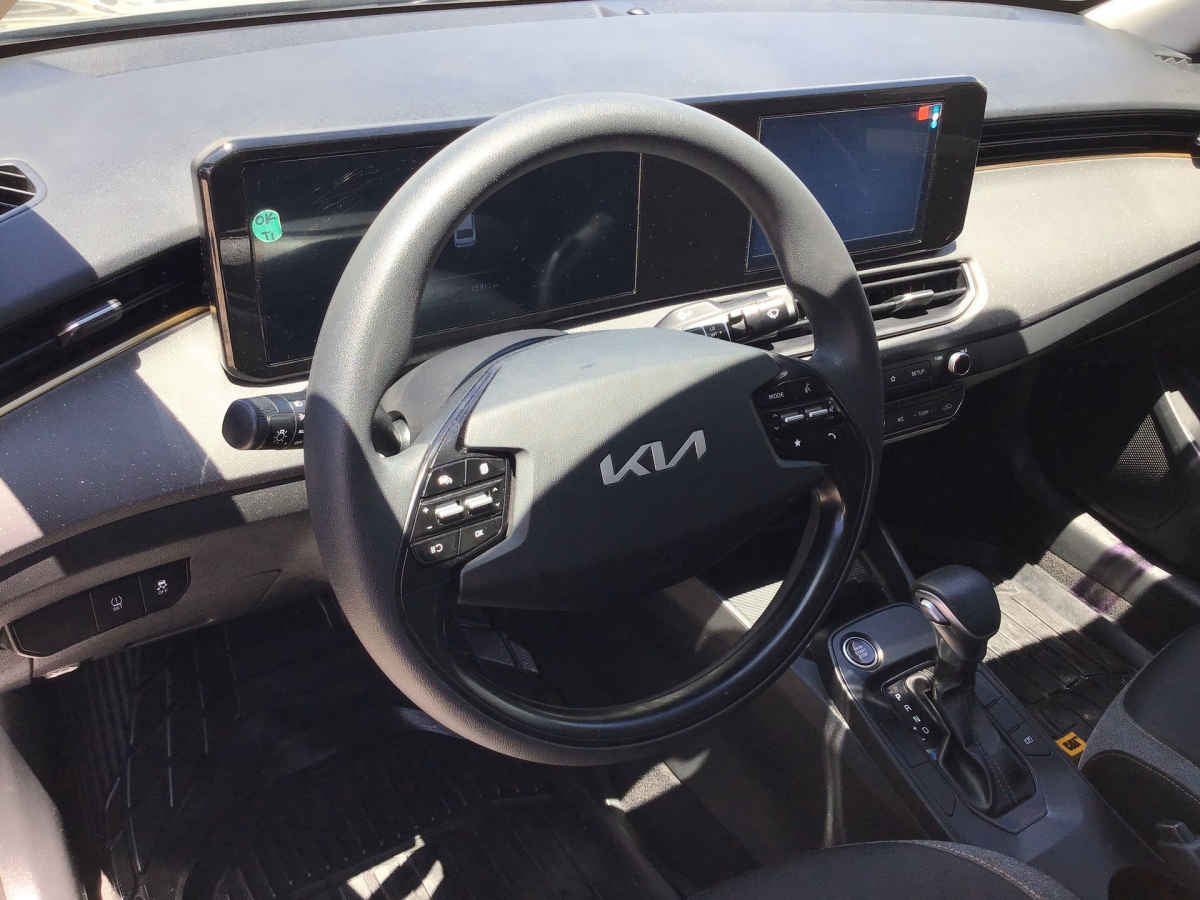 2024 Kia K3 4p EX L4/1.6 Aut