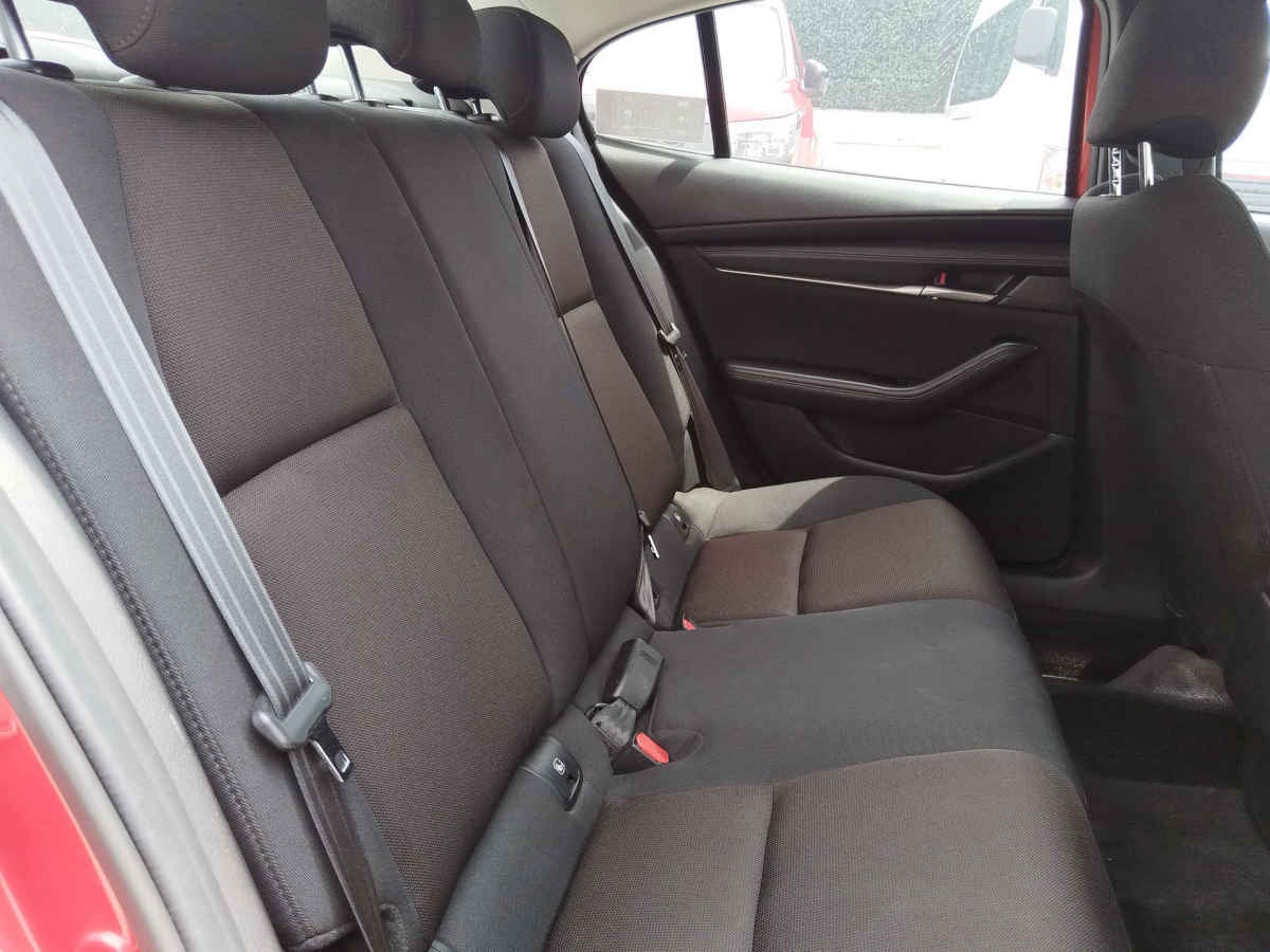 2025 Mazda Mazda 3 4p Sedán i L4/2.5 Man