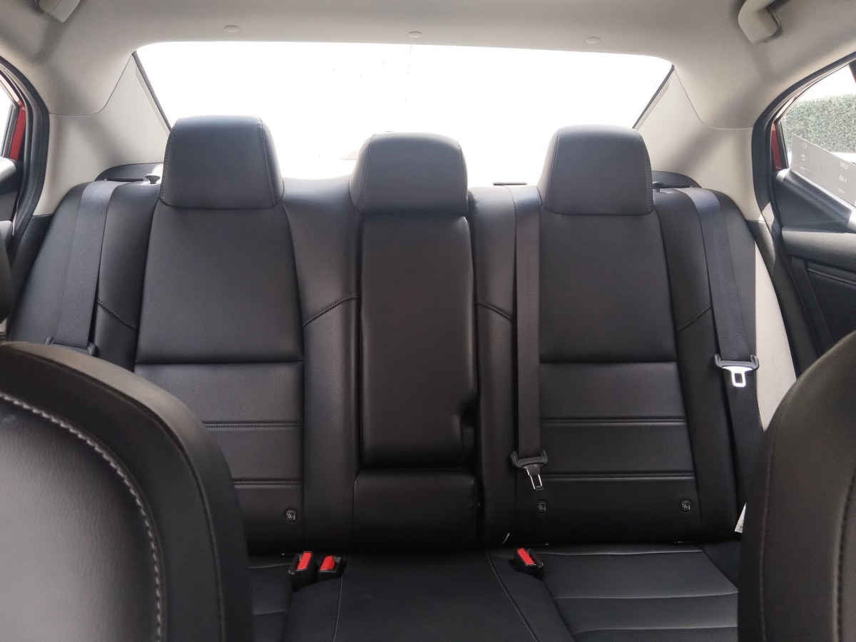 2025 Nissan Sentra 4p SR Platinum L4/2.0 Aut