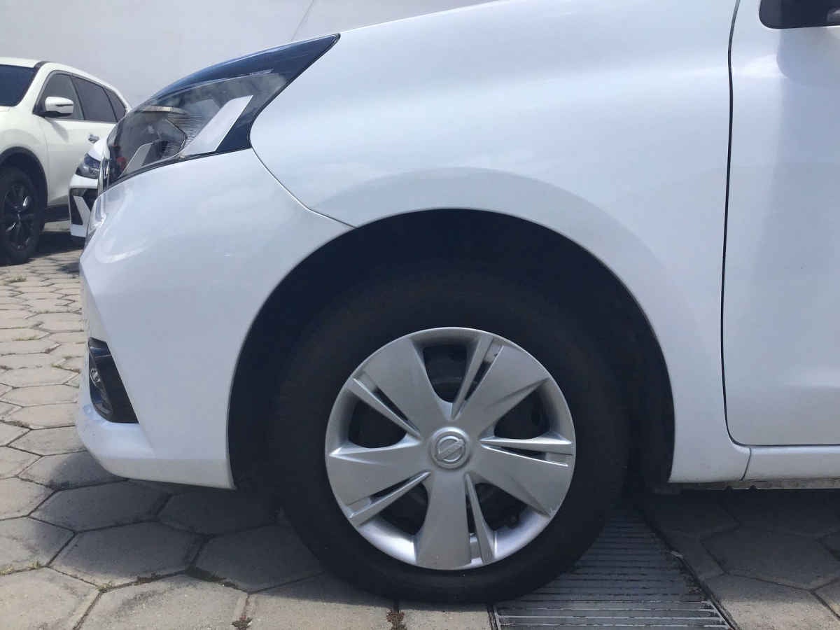 2025 Nissan March 5p Sense L4/1.6 Aut
