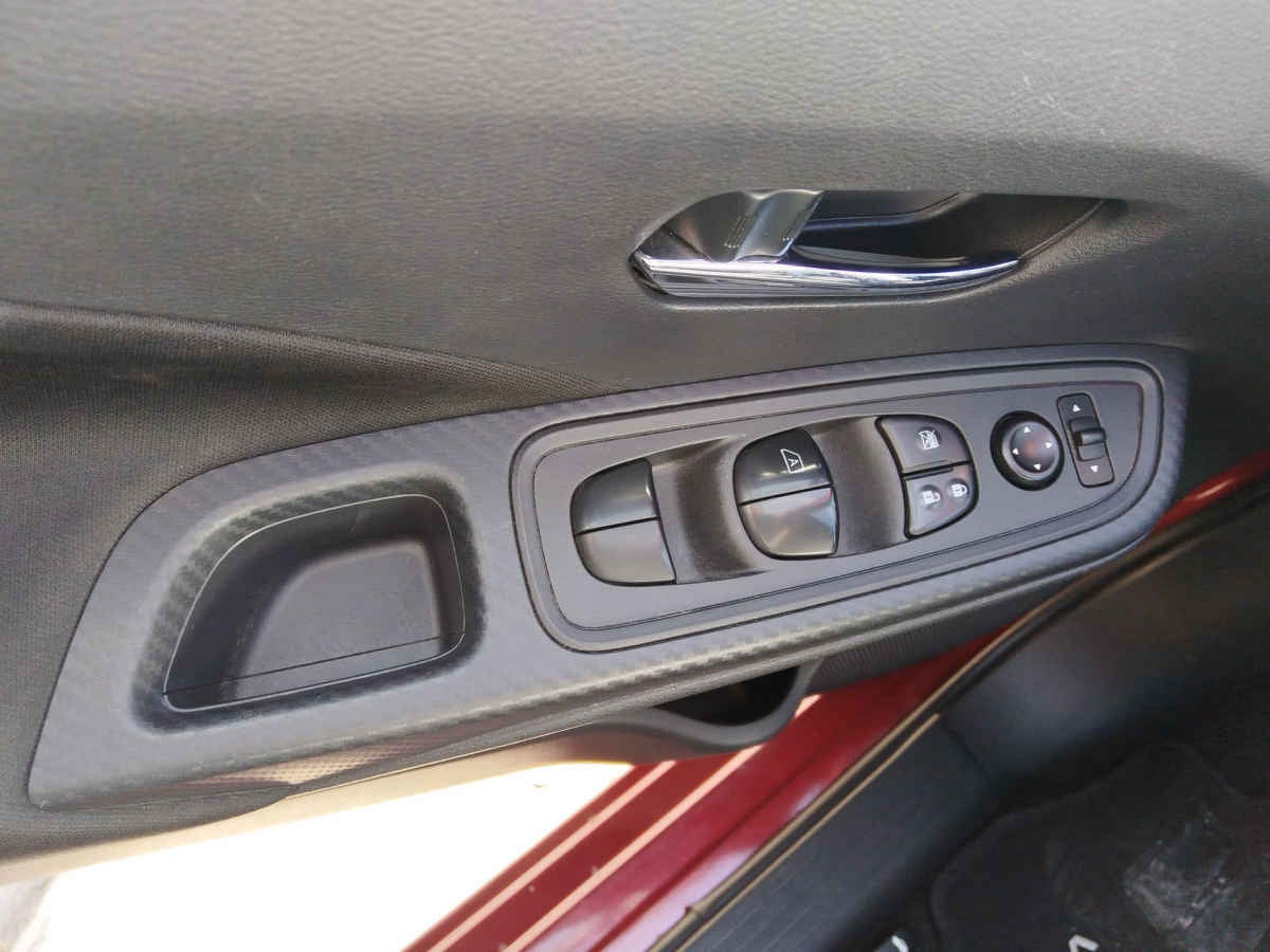 2024 Nissan Versa 4p Advance L4/1.6 Man