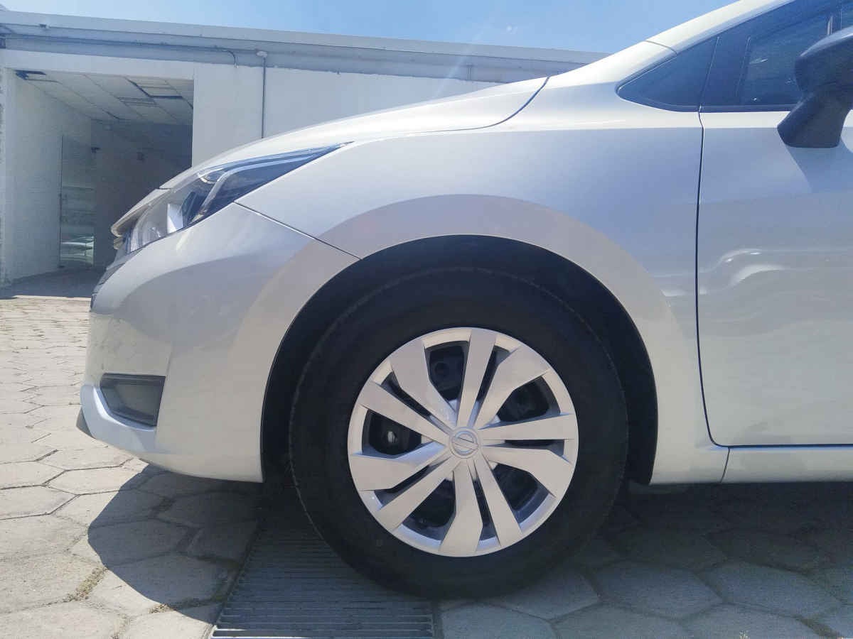 2025 Nissan Versa 4p Sense L4/1.6 Man