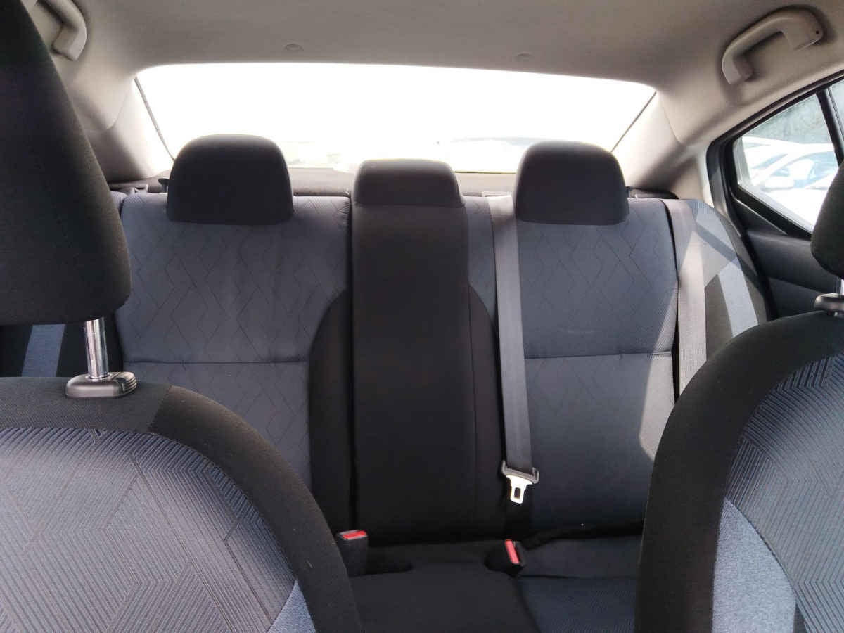 2024 Nissan Versa 4p Advance L4/1.6 Man