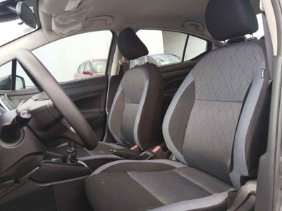 2024 Nissan Versa 4p Advance L4/1.6 Man