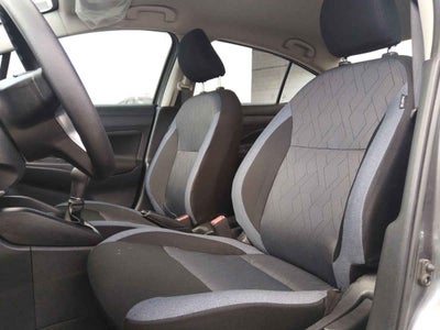 2024 Nissan Versa 4p Advance L4/1.6 Man