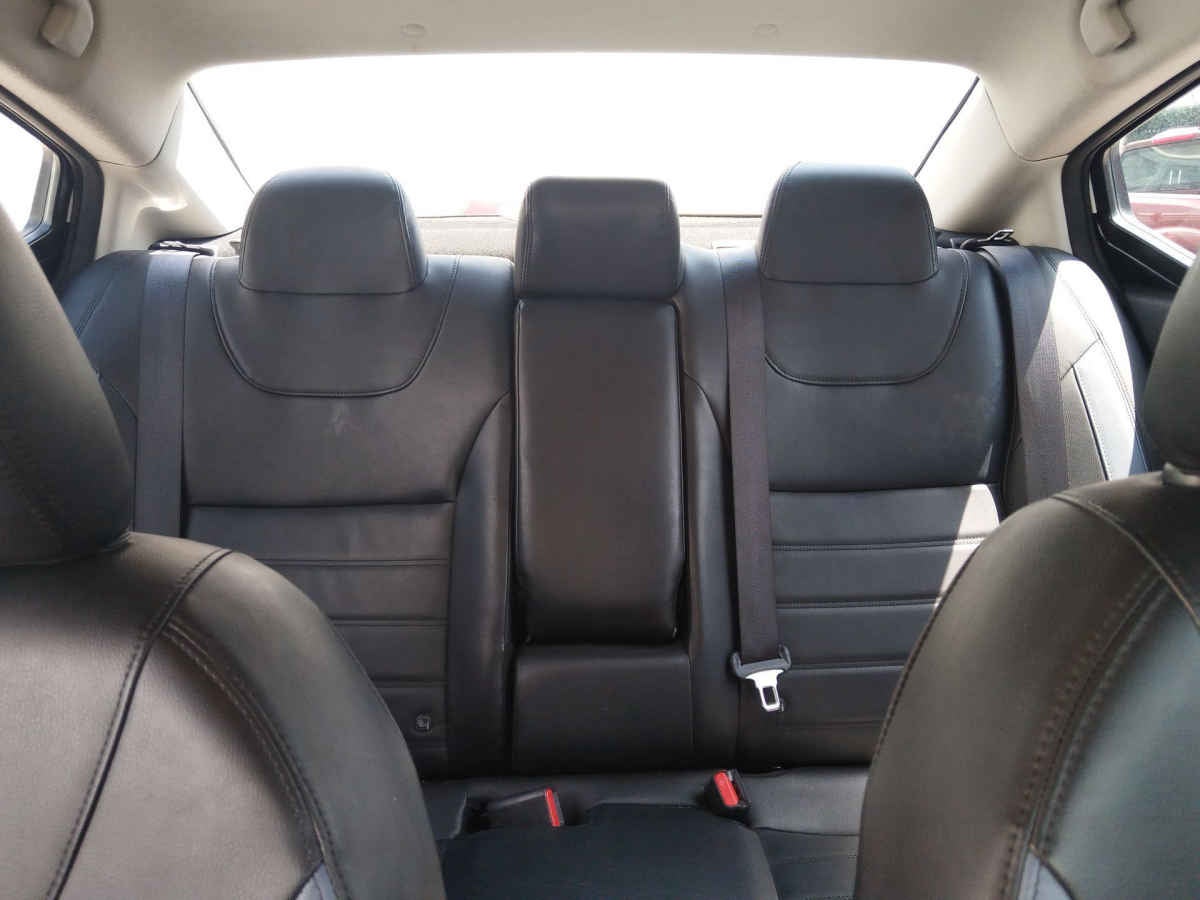 2025 Nissan Versa 4p Exclusive L4/1.6 Aut