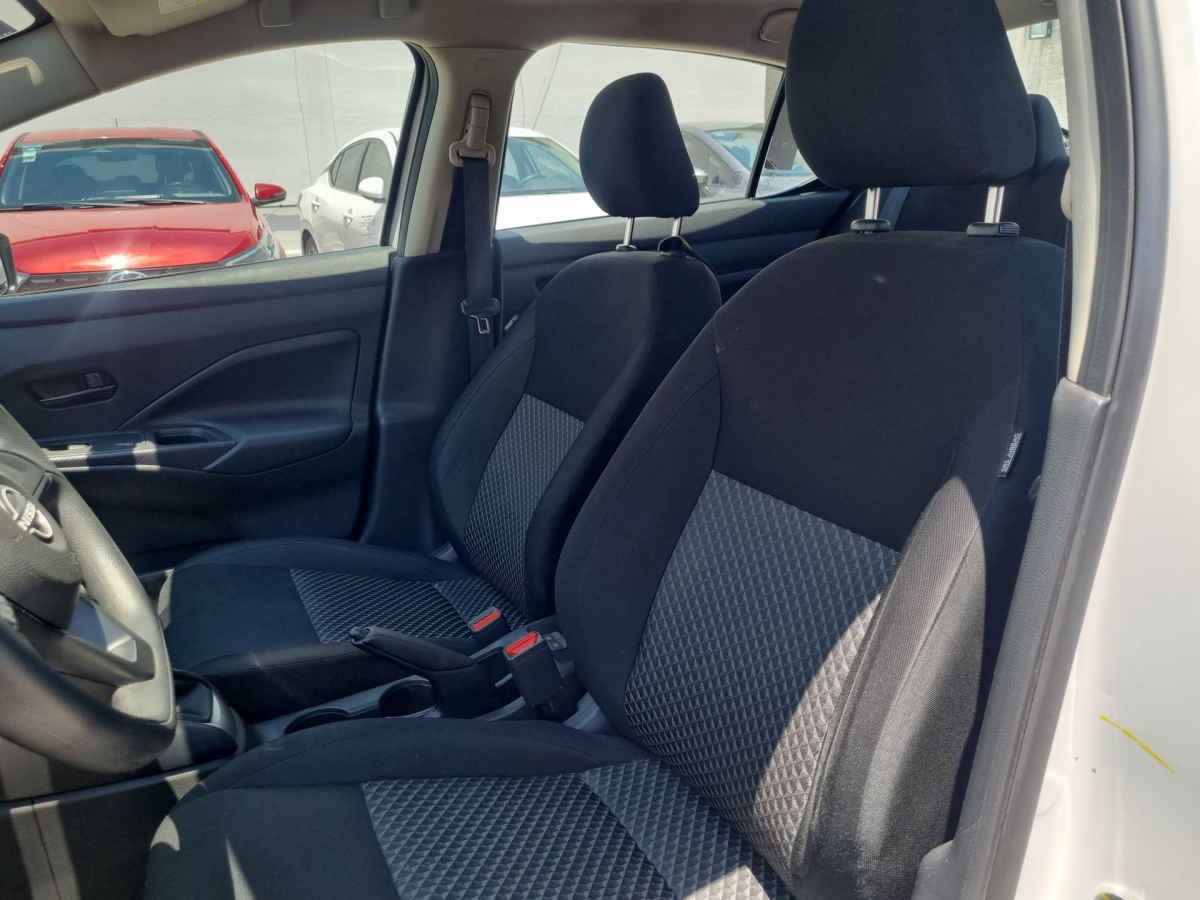 2023 Nissan Versa 4p Sense L4/1.6 Man