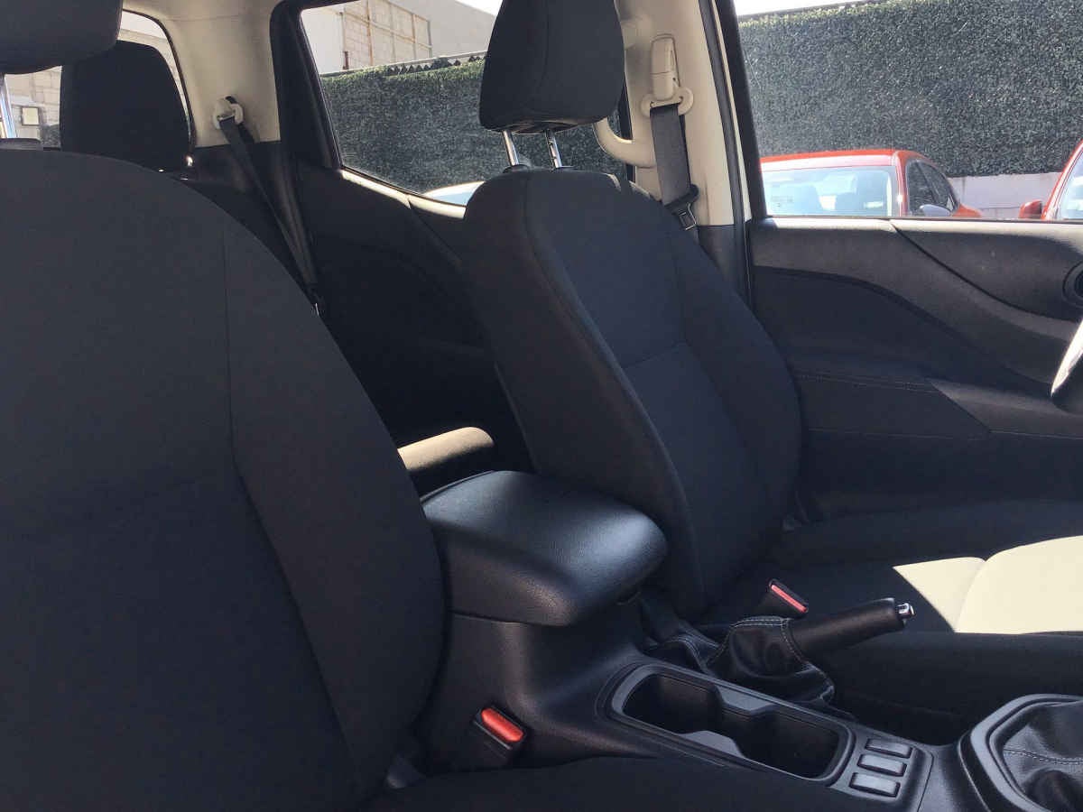 2026 Nissan Frontier 4p SE L4/2.5 Man