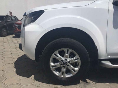 2024 Nissan Frontier 4p LE L4/2.5 Man