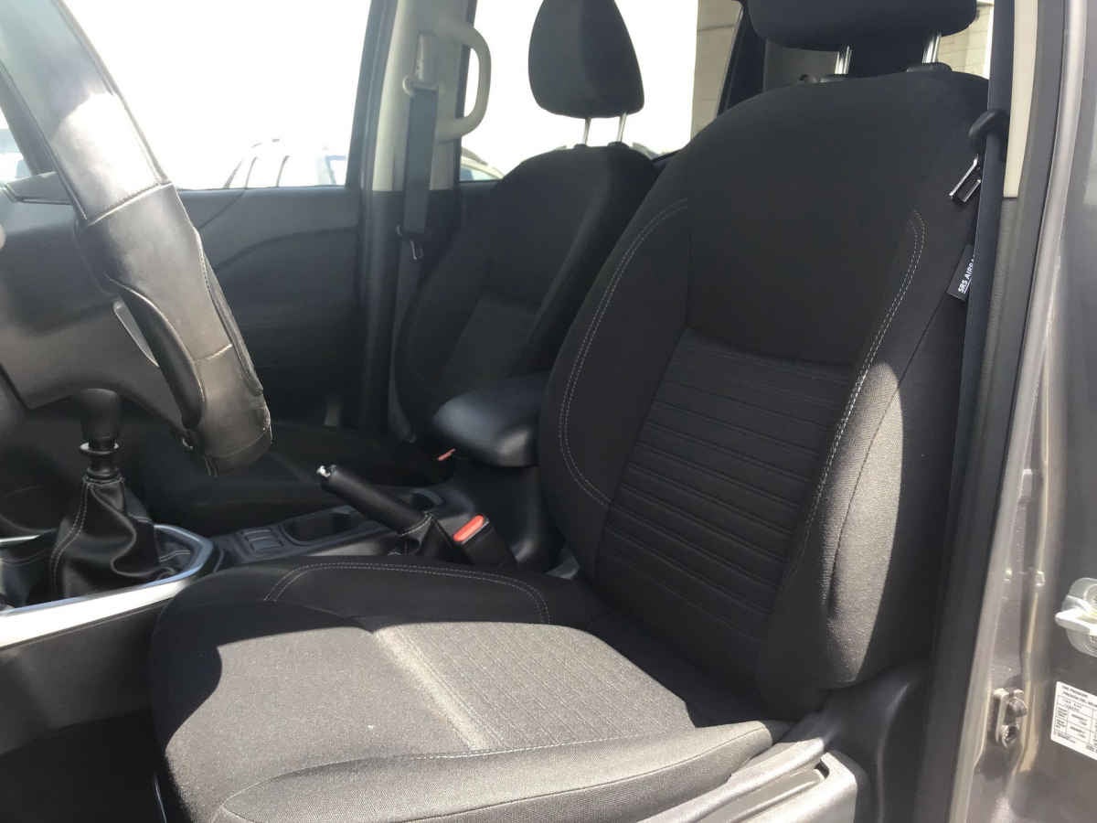 2025 Nissan Frontier 4p XE L4/2.5 Man