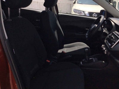2025 Nissan Kicks 5p Play Advance L4/1.6 Man