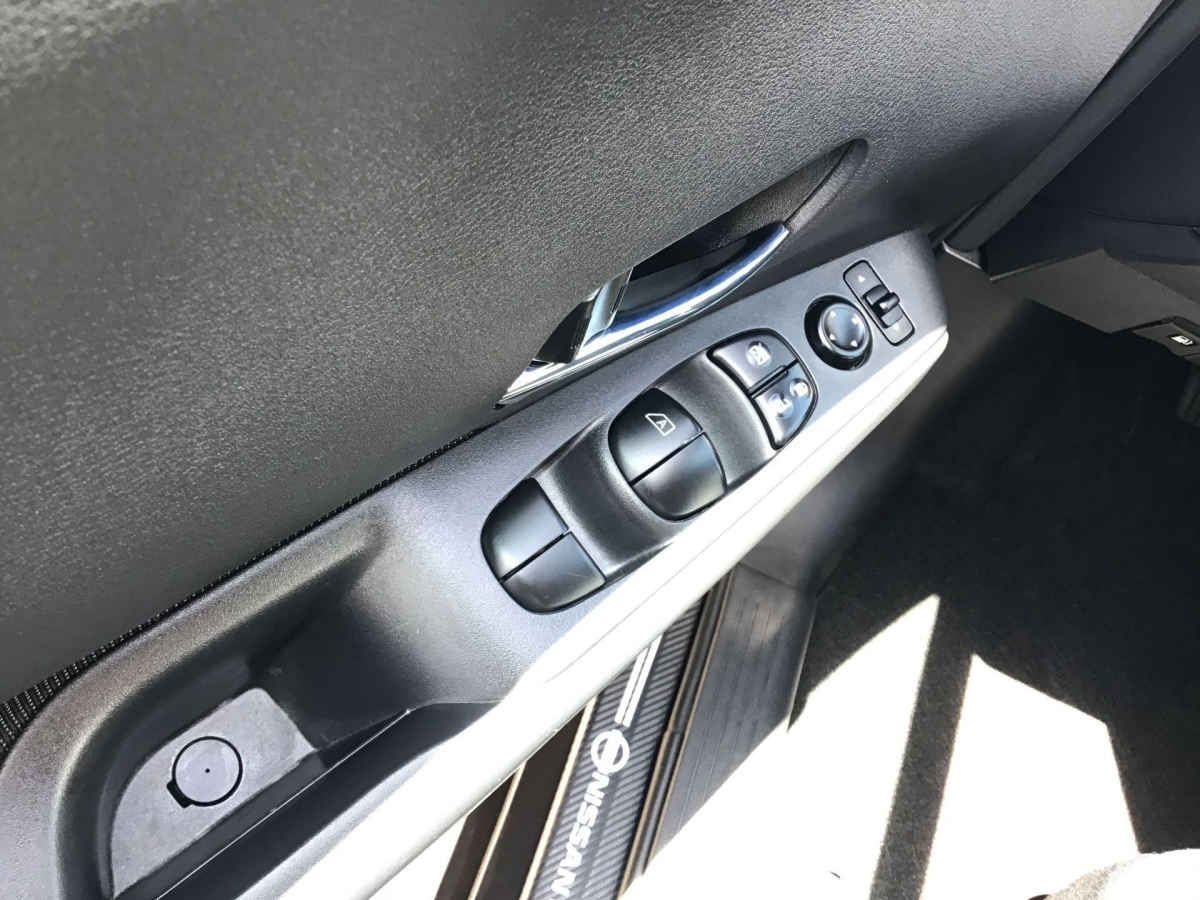 2025 Nissan Kicks 5p Play Advance L4/1.6 Man