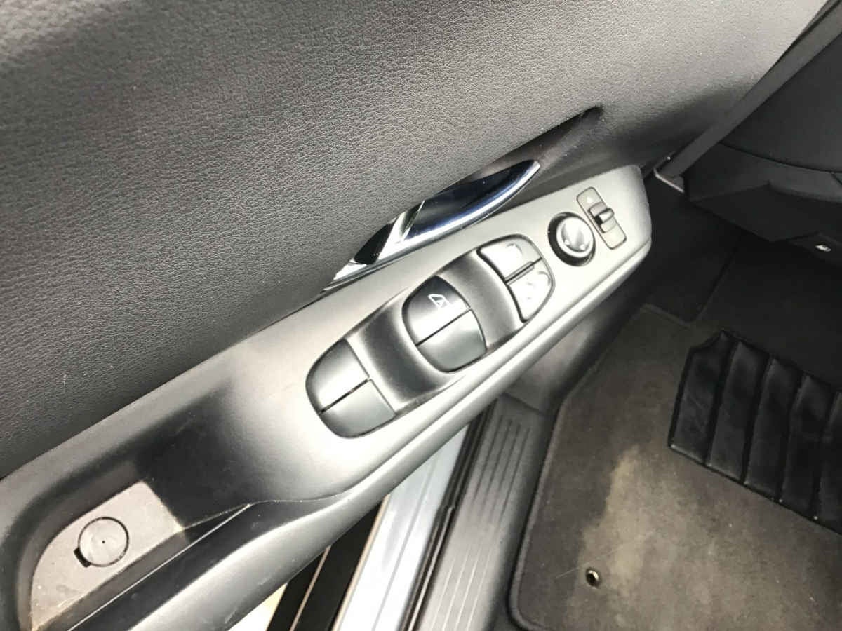 2025 Nissan Kicks 5p Play Advance L4/1.6 Aut