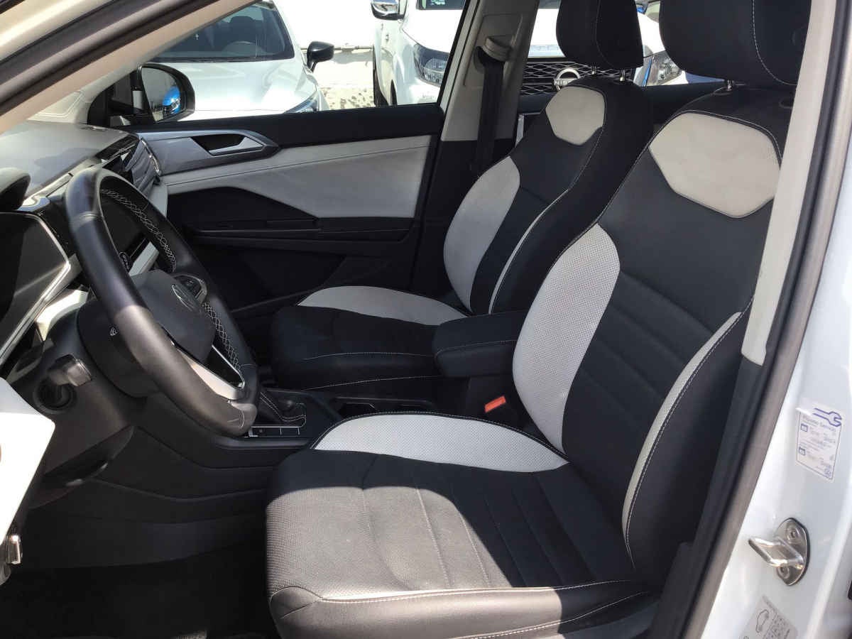 2025 Volkswagen Taos 5p Highline L4/1.4/T Aut