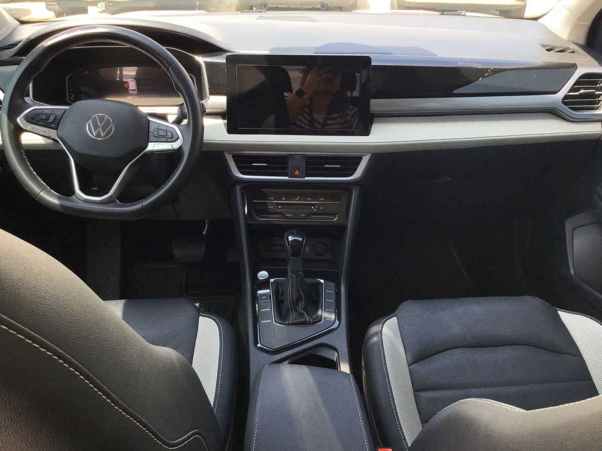 2025 Volkswagen Taos 5p Highline L4/1.4/T Aut