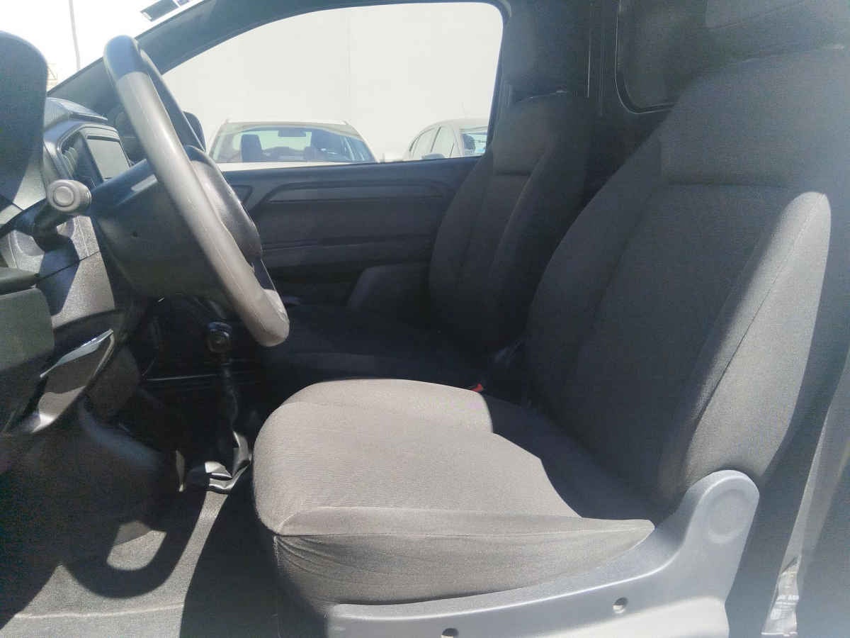 2025 Peugeot Partner Rapid 5p L4/1.4 Man