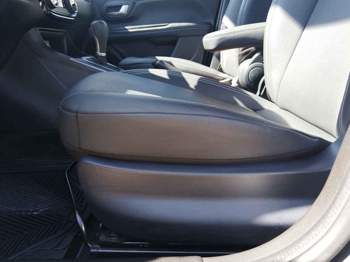 2025 RAM Ram 700 4p Laramie Turbo L4/1.3/T Aut