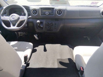 2025 Nissan Urvan 4p Amplia L4/2.5 Man 15/Pas P/Seg