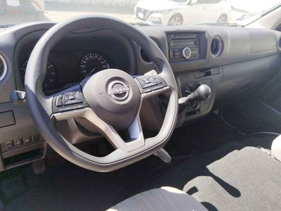 2025 Nissan Urvan 4p Amplia L4/2.5 Man 15/Pas P/Seg