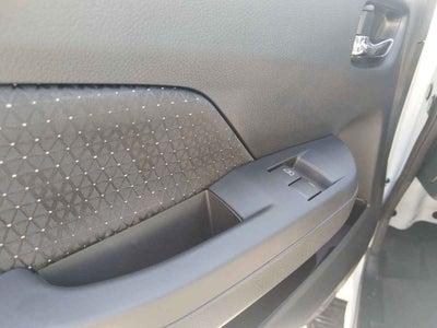 2025 Nissan Urvan 4p Amplia L4/2.5 Man 15/Pas P/Seg