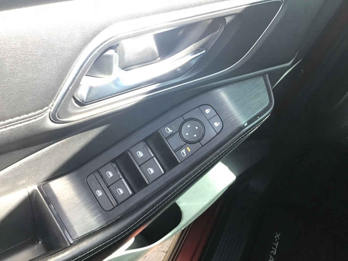 2023 Nissan X-Trail 5p Exclusive 3 Row L4/2.5 Aut