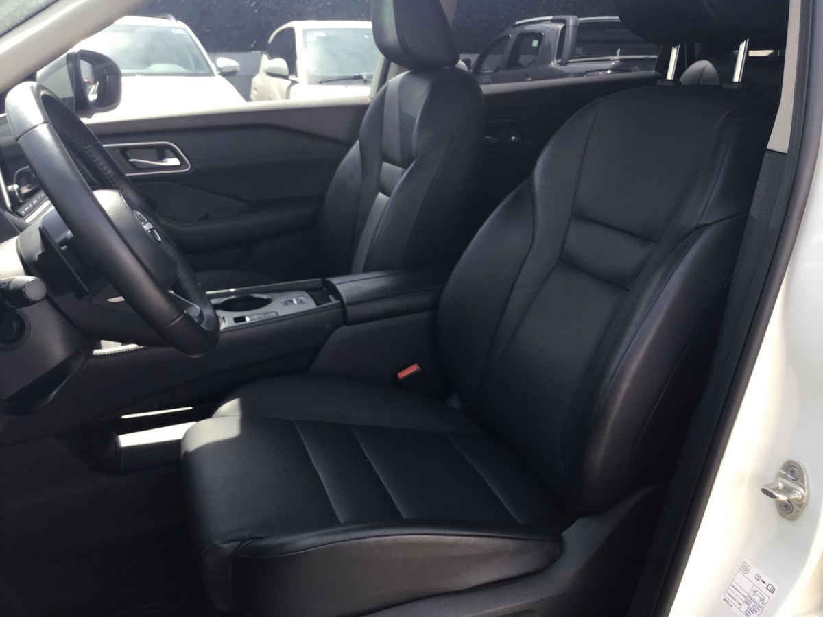 2026 Nissan X-Trail 5p Exclusive 2 Row L4/2.5 Aut