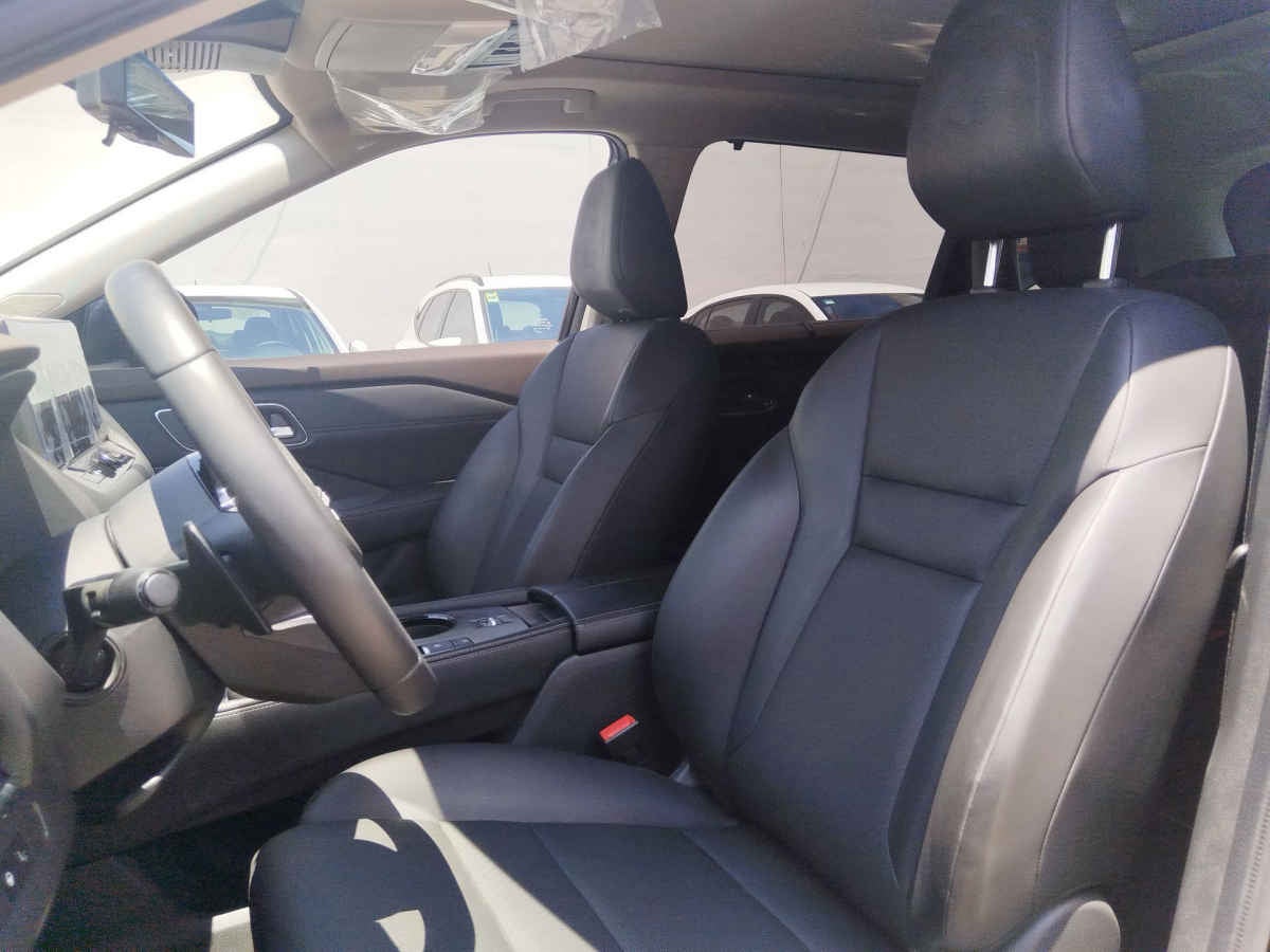 2023 Nissan X-Trail 5p Platinum Plus 2 Row L4/2.5 Aut