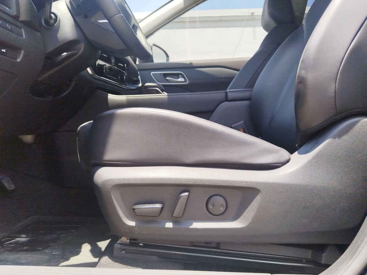 2023 Nissan X-Trail 5p Platinum Plus 2 Row L4/2.5 Aut