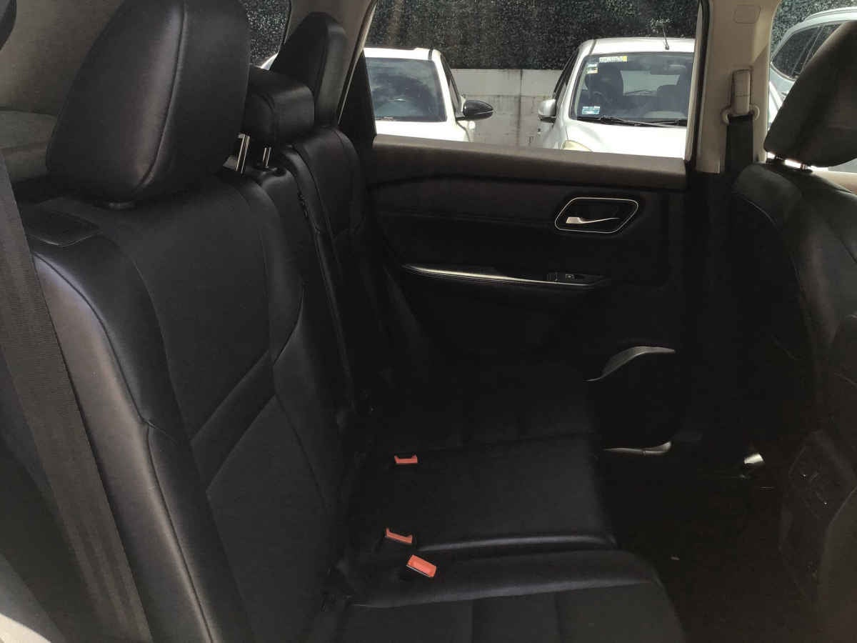 2024 Nissan X-Trail 5p Platinum 2 Row L4/2.5 Aut