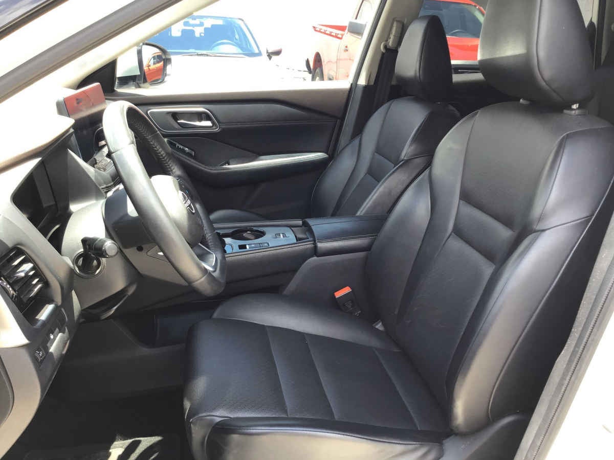 2024 Nissan X-Trail 5p Platinum 2 Row L4/2.5 Aut