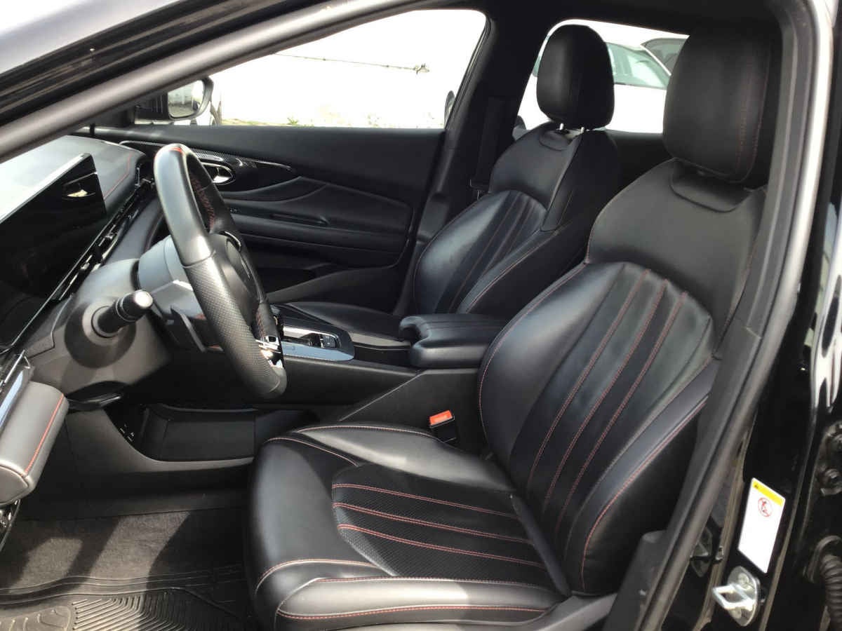 2025 Dodge Attitude 4p Sport L4/1.5 Aut
