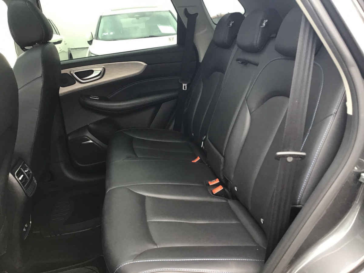 2024 MG RX5 5p Excite L4/1.5/T Aut