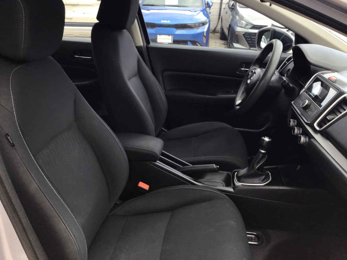 2022 Honda City 4p Uniq L4/1.5 Man