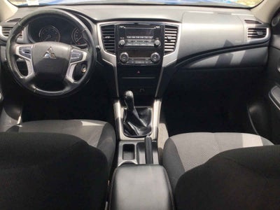 2023 Mitsubishi L200 4p GLX Doble L4/2.4 Man 2WD