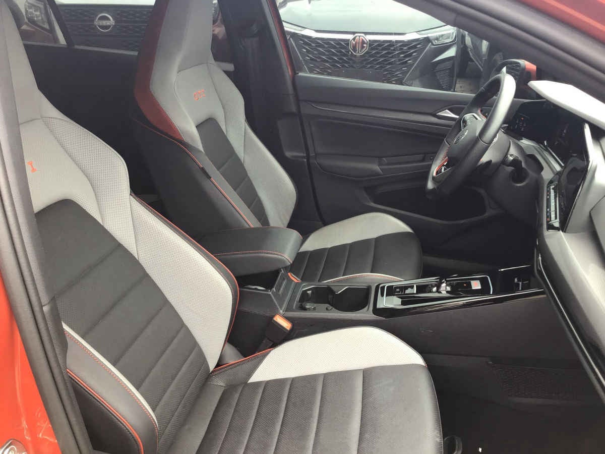 2024 Volkswagen Golf 5p GTI L4/2.0/T Aut