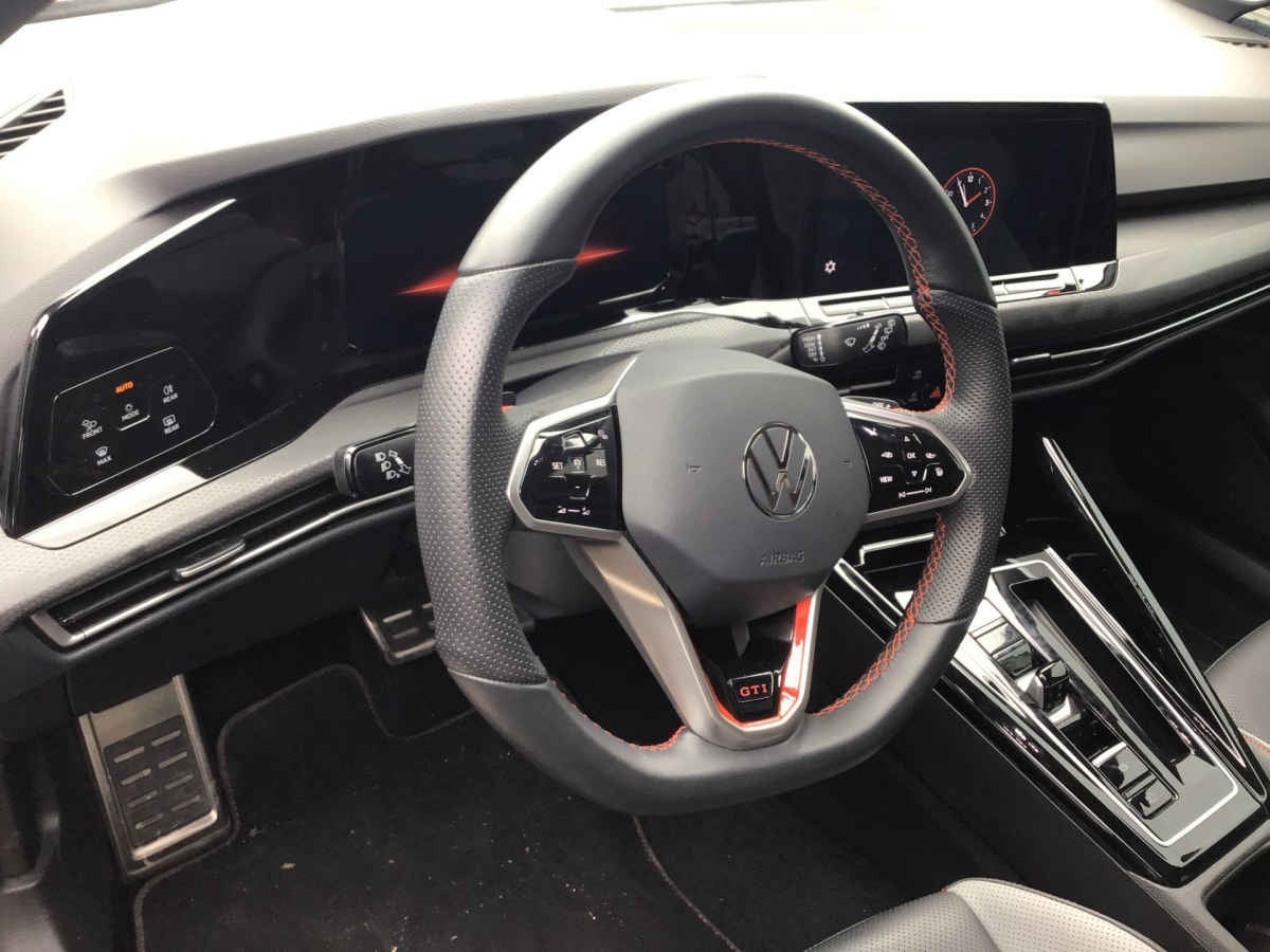 2024 Volkswagen Golf 5p GTI L4/2.0/T Aut