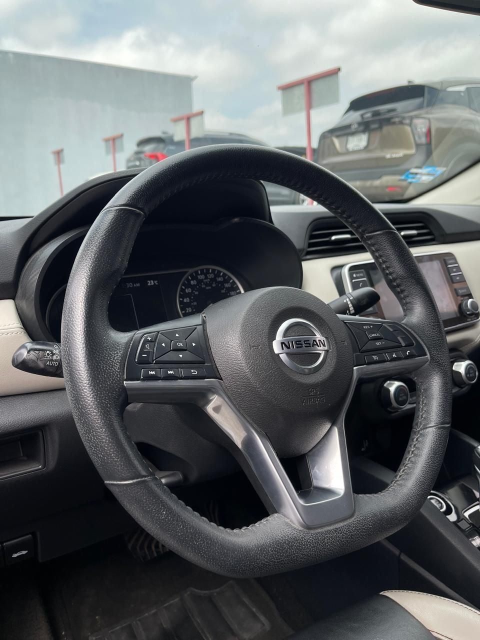 2021 Nissan Versa 1.6 Platinum Piel At