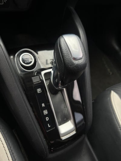 2021 Nissan Versa 1.6 Platinum Piel At