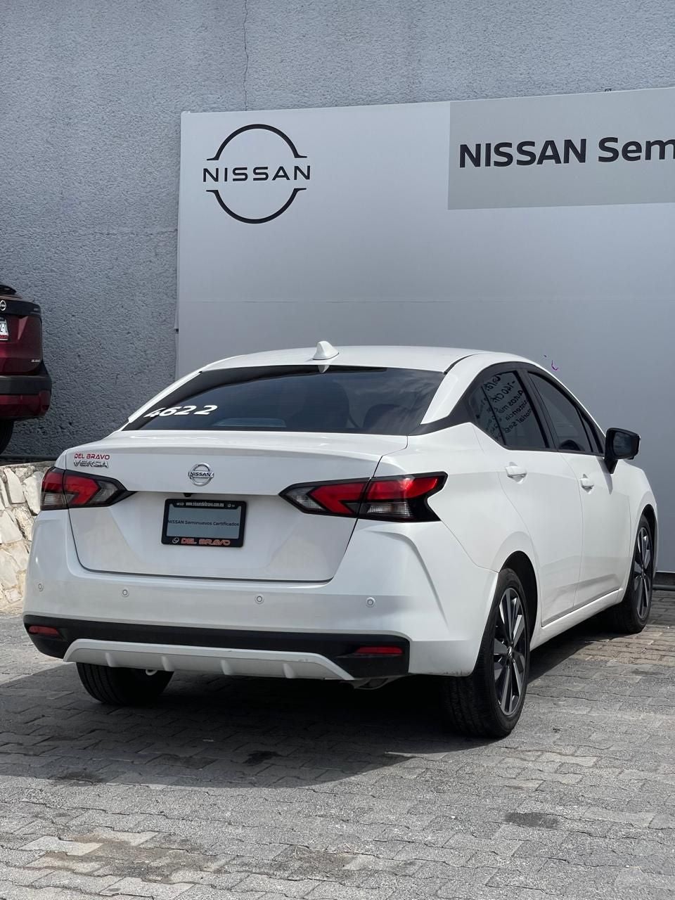 2021 Nissan Versa 1.6 Platinum Piel At