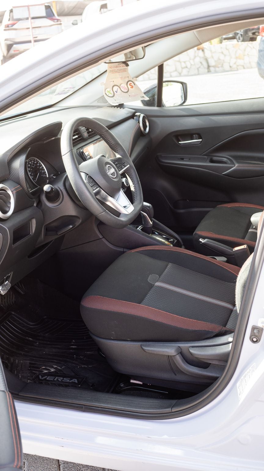 2025 Nissan Versa 1.6 SR At