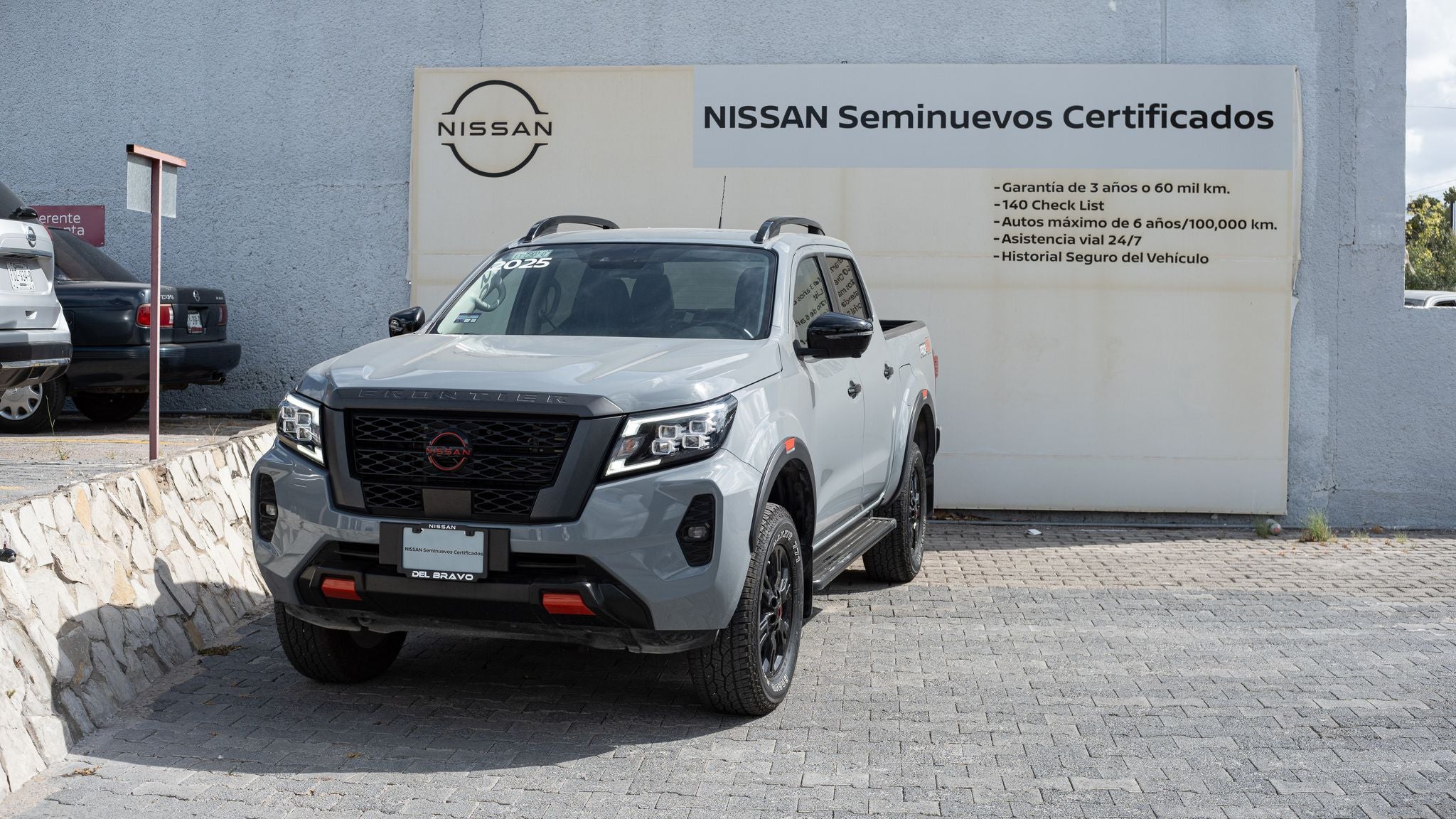 2025 Nissan Frontier PRO-4X 4X4 T/A