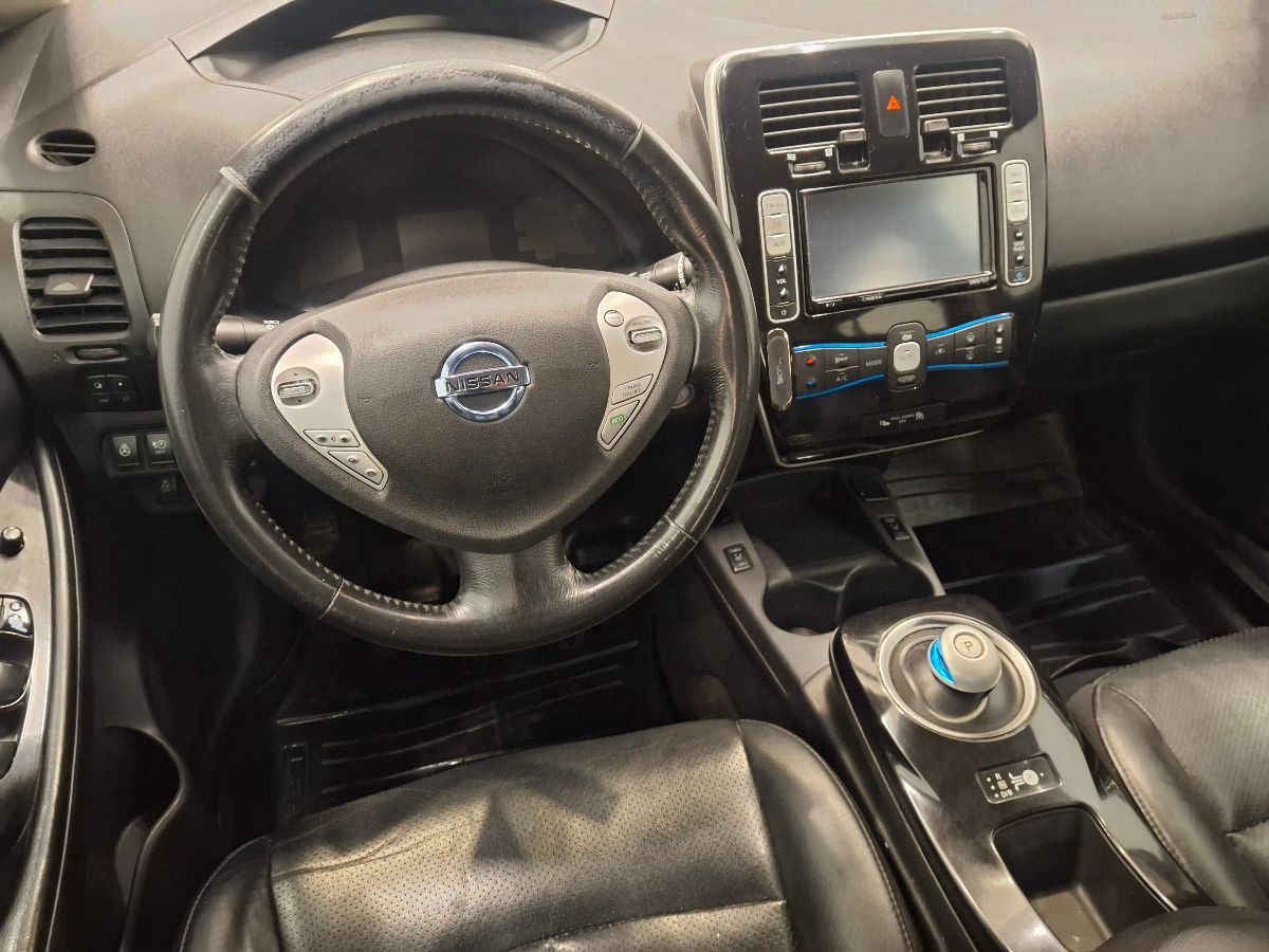 2015 Nissan LEAF 5p Electrico 24 kwh/90 kw