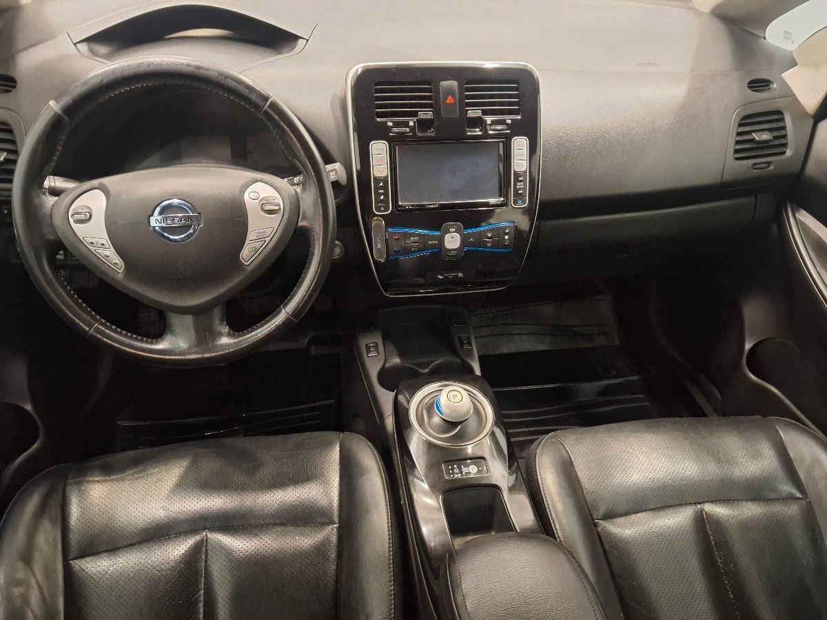 2015 Nissan LEAF 5p Electrico 24 kwh/90 kw